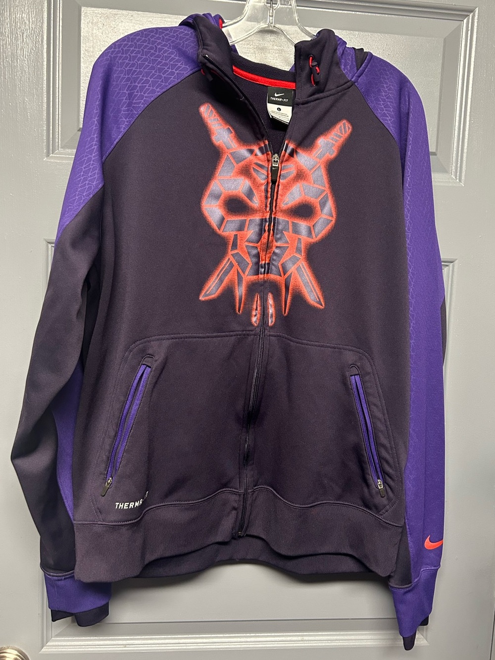 NIKE Kobe Bryant MAMBA HERO Hoodie. Size large purple full zip NICE